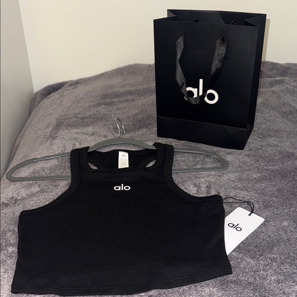 Alo Black Crop Top - Picture 1 of 1